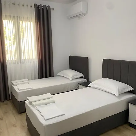 Pensjonat Arval Wlora