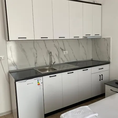 Pensjonat Arval Wlora